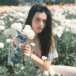 Meet your Posher, Layna